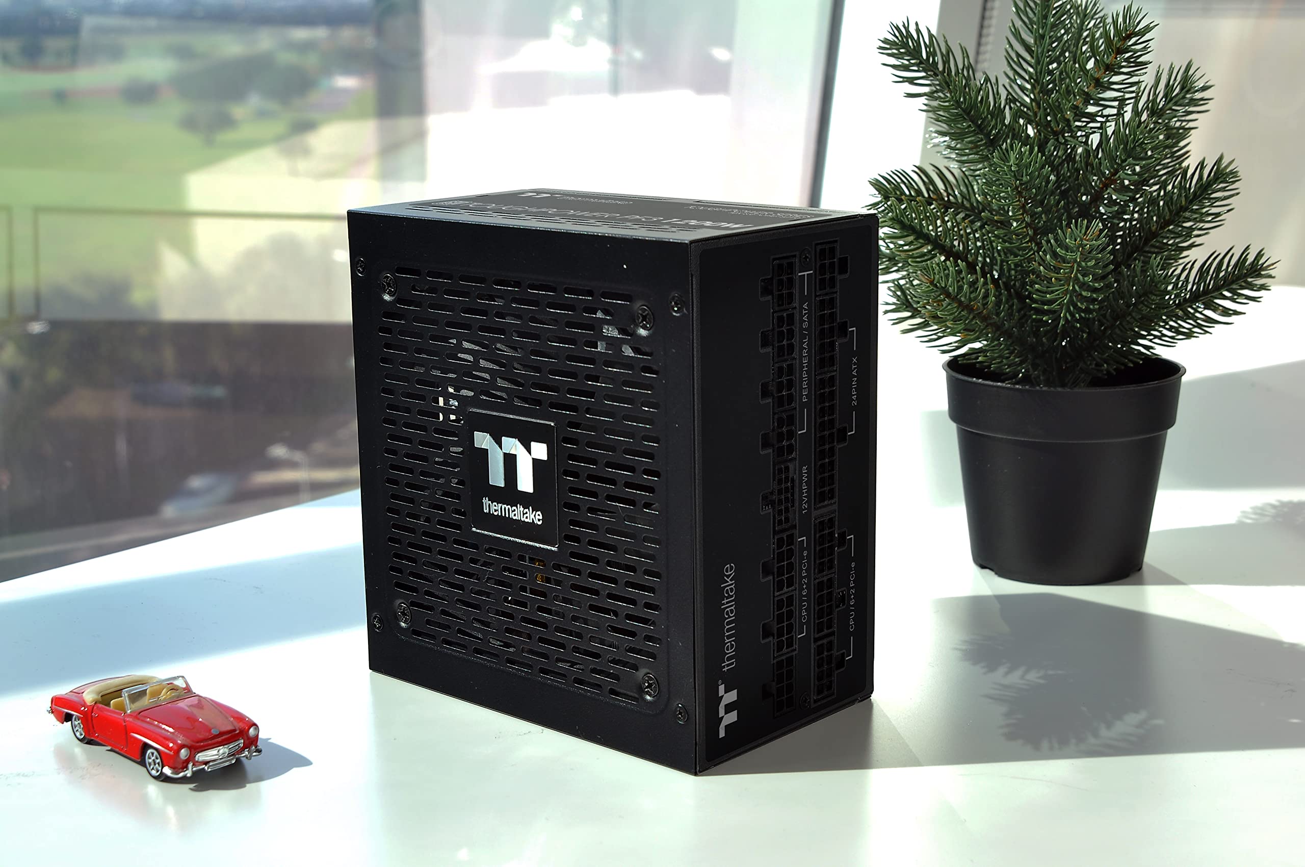 thermaltake-toughpower-pf3-750w-atx-3-0-pcie-gen-5-netzteil-platinum-vollmodular image 4