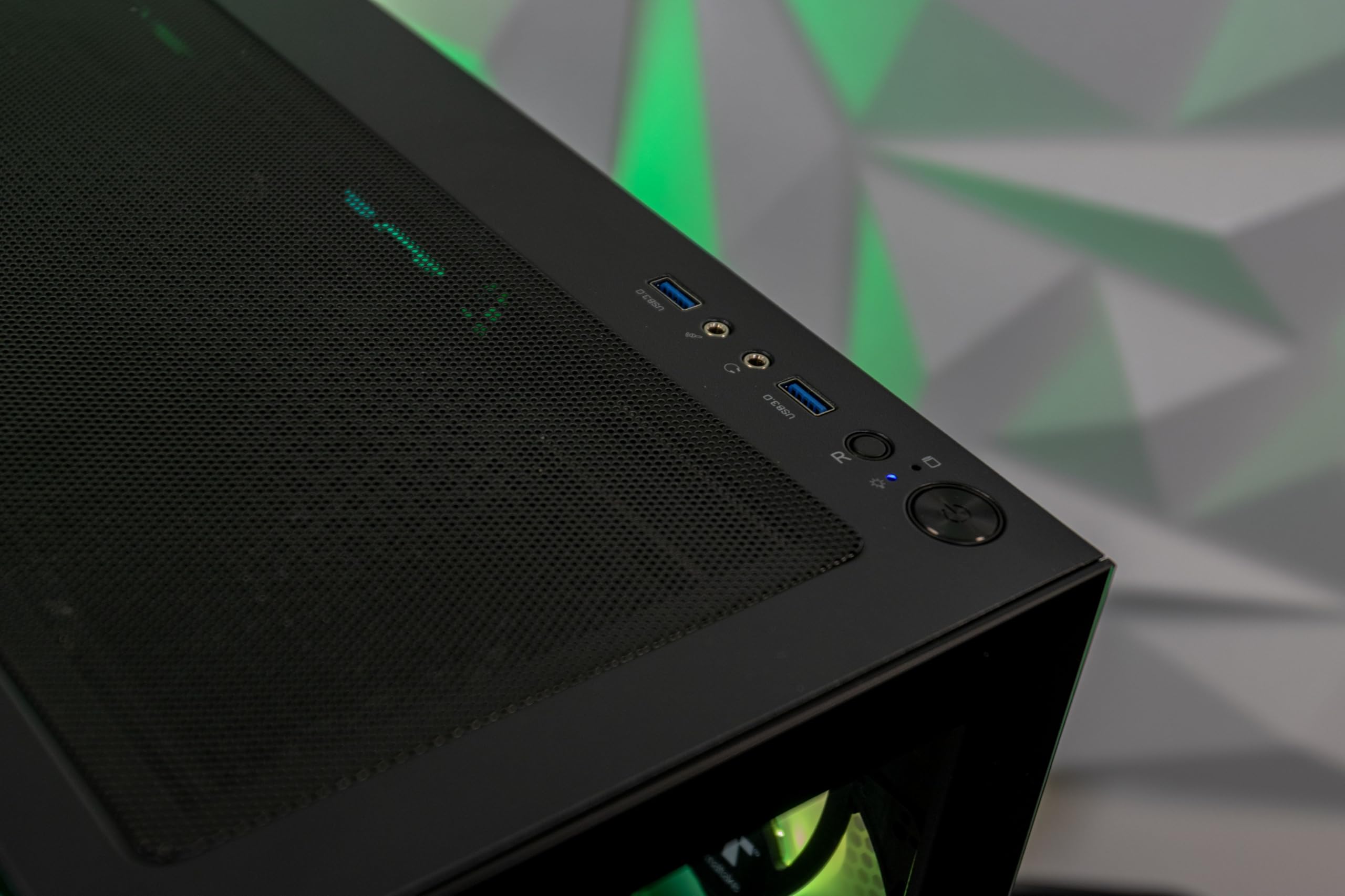 thermaltake-toughmachine-gaming-pc-ryzen-7-5700x3d-rtx-4060-32-gb-1-tb-win-11 image 4