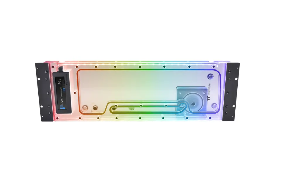 thermaltake-pacific-ultra-core-p8-dp-d5-plus-distroplate-f-r-core-p8-mit-d5-pump image 1