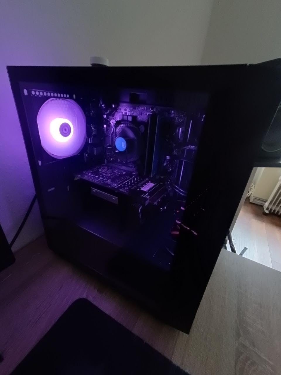 Solides Micro-ATX Gehäuse