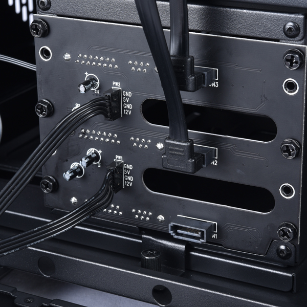 lian-li-lancool-ii-3x-hot-swap-backplate-f-r-lancool-ii image 2