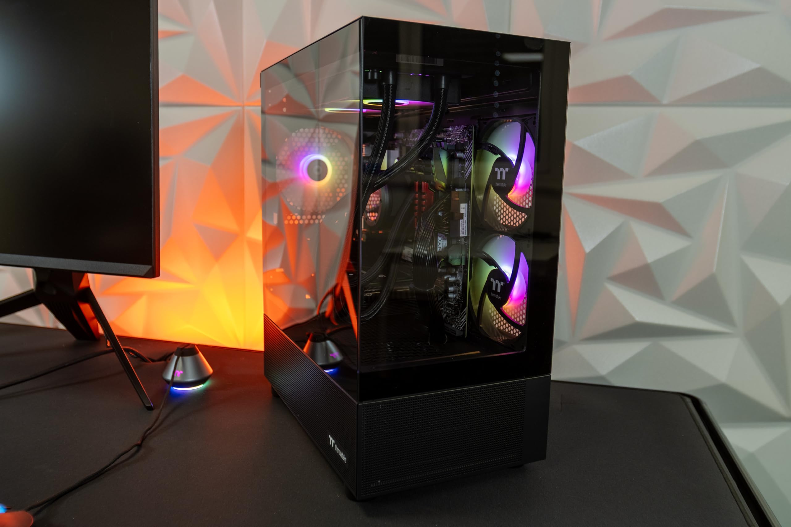 thermaltake-toughmachine-gaming-pc-ryzen-7-5700x3d-rtx-4060-32-gb-1-tb-win-11 image 2